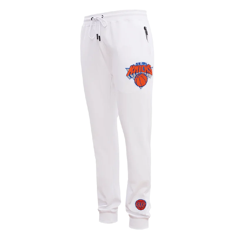 NBA NEW YORK KNICKS CLASSIC CHENILLE MEN'S JOGGER (WHITE)